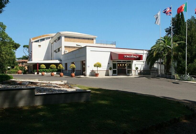 Fotos del hotel The Church Village:  6