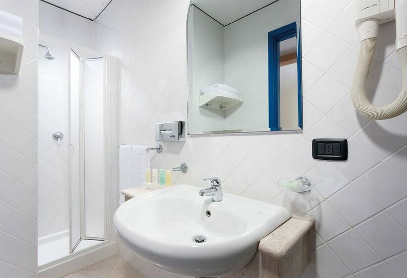 Fotos del hotel The Church Village:  8