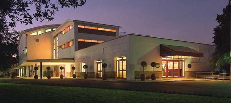 Fotos del hotel The Church Village:  5