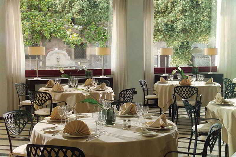 Fotos del hotel The Church Village:  2