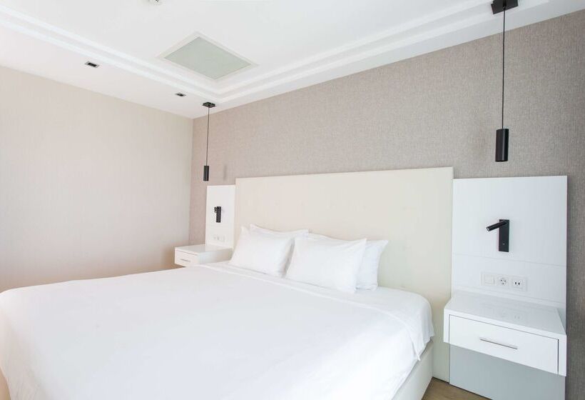 Fotos del hotel Radisson Residences Avrupa Tem Istanbul:  6