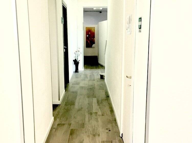 Fotos del hotel Academy:  19