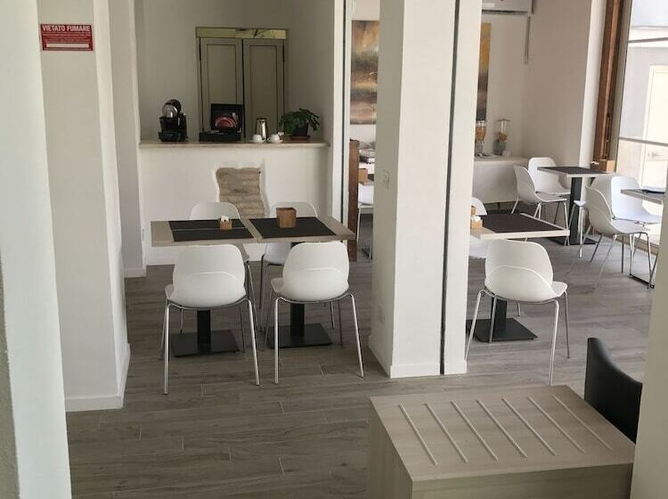 Fotos del hotel Academy:  25