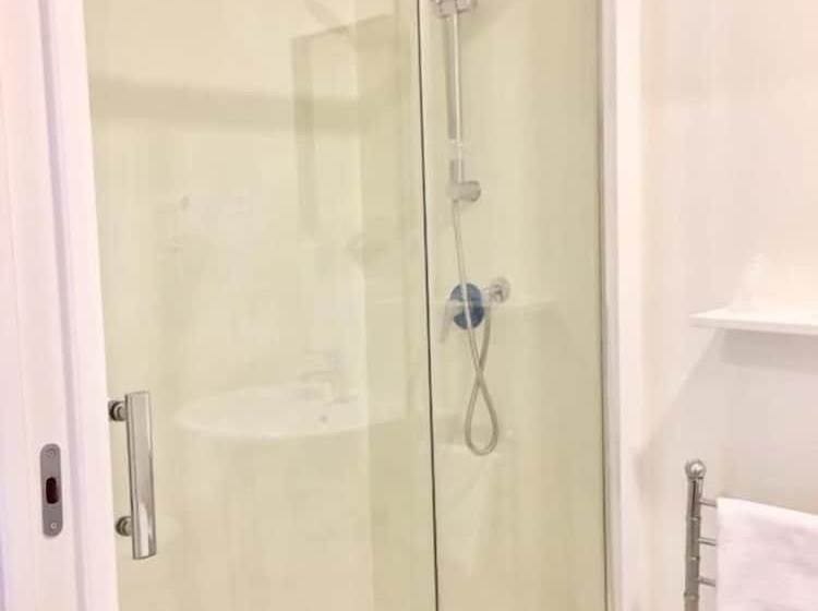 Fotos del hotel Academy:  6