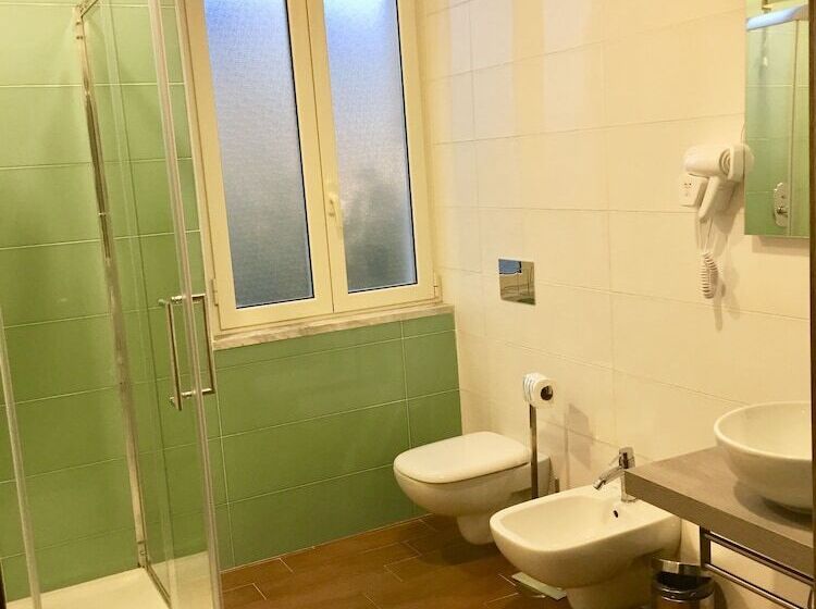 Fotos del hotel Academy:  4